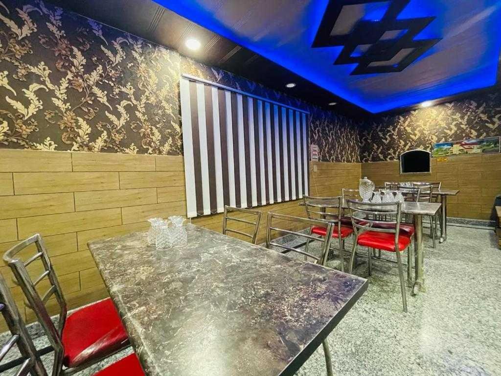 Srīnagar Hotel O Desire Guest House מראה חיצוני תמונה